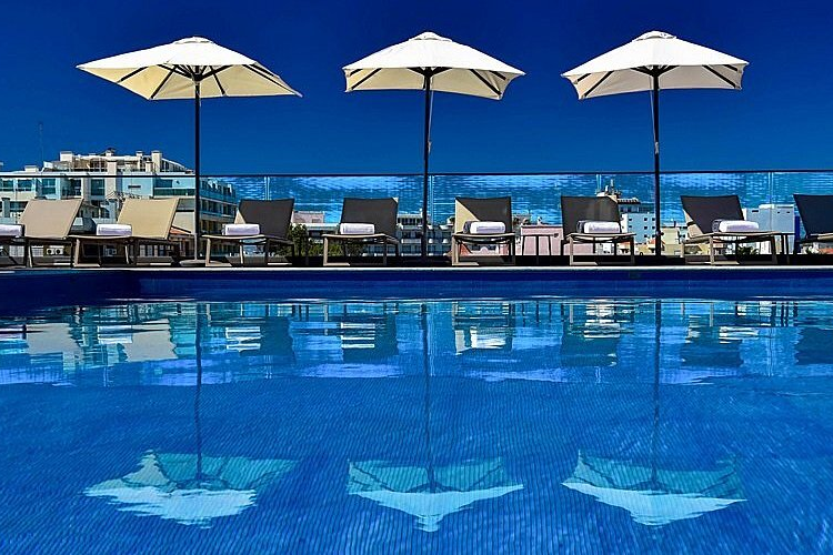 Hotel Prime Energize 4*, situa-se muito próximo à praia