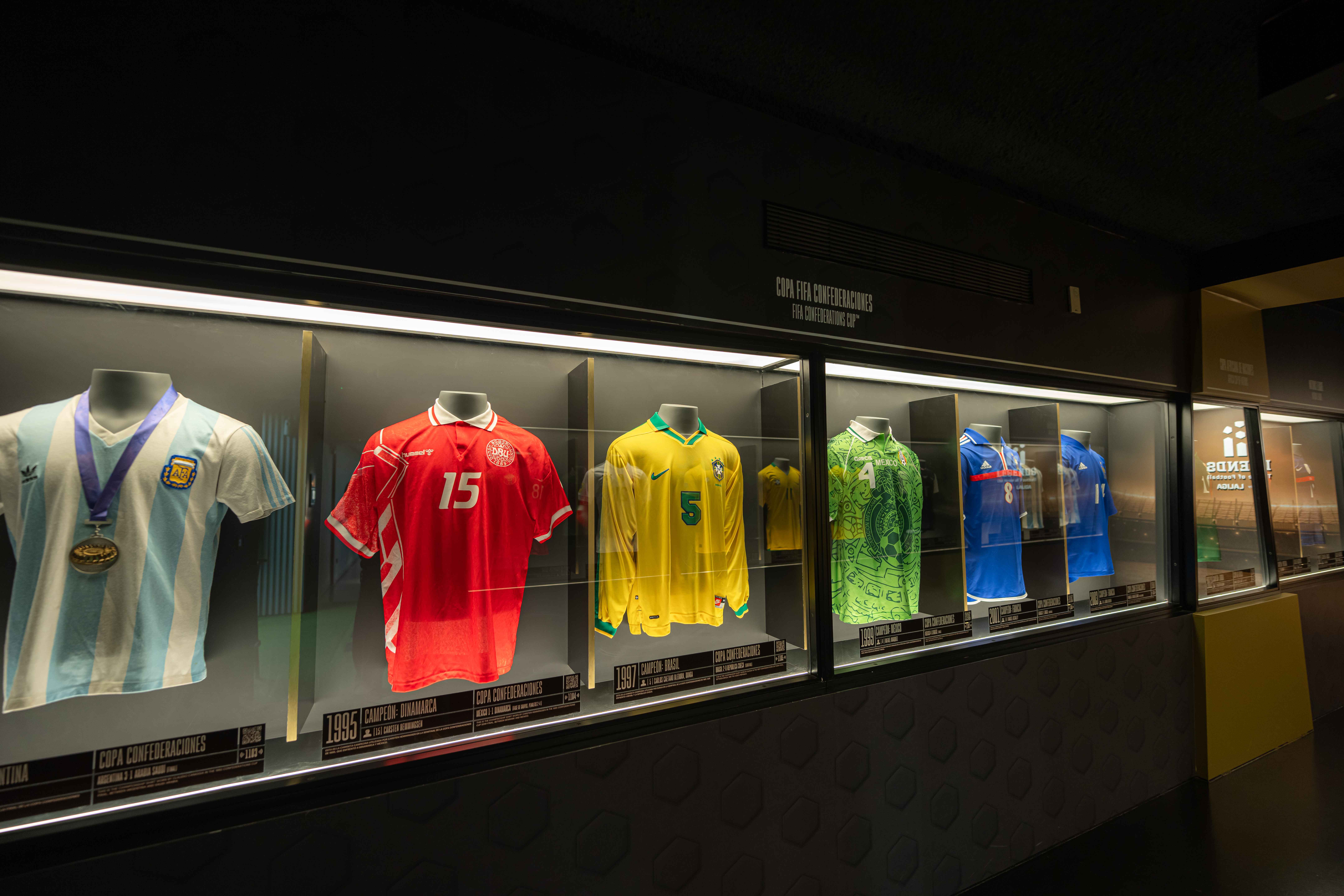 Experiencia Legends: The Home Of Football-8